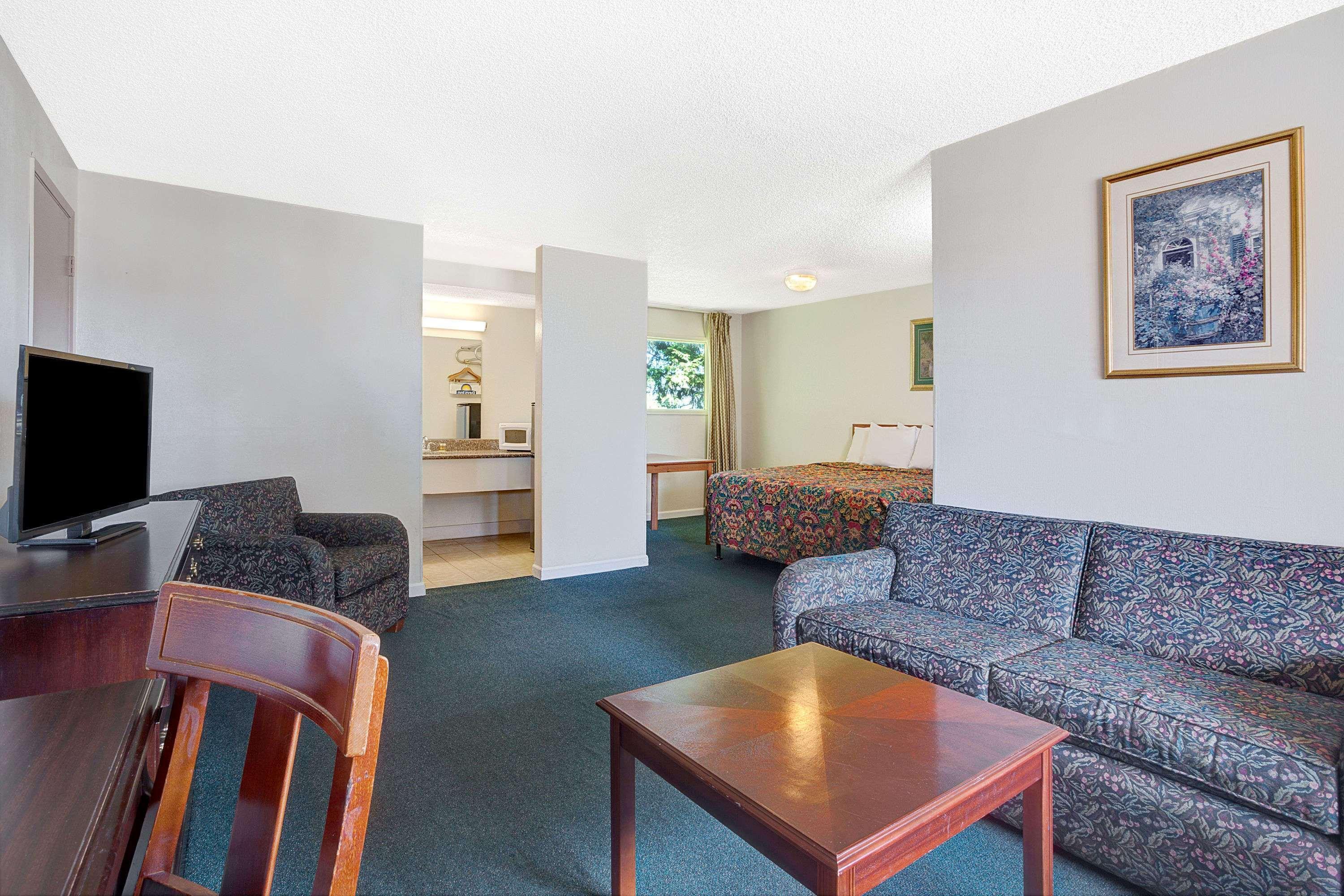 Days Inn By Wyndham Everett Exterior foto